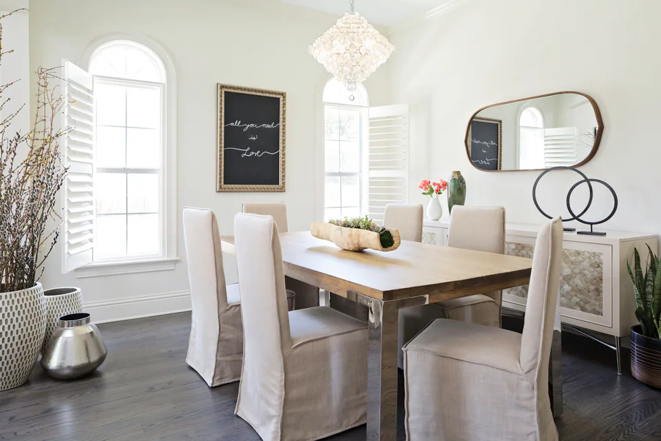 Dining room at Hyde Park, Tampa, Florida, interior design by MJ Designs