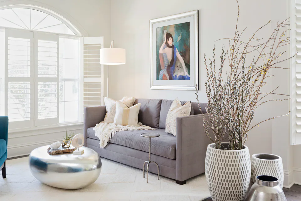 Sitting room at Hyde Park, Tampa, Florida, interior design by MJ Designs