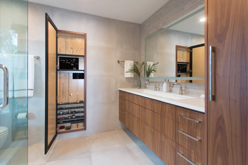 Primary bathroom at Yacht Club Estates, Tampa Bay, Florida, interior design by MJ Designs