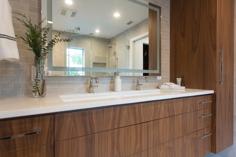 Primary bathroom at Yacht Club Estates, Tampa Bay, Florida, interior design by MJ Designs