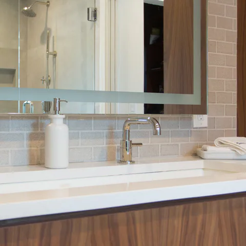 Detail of the primary bathroom at Yacht Club Estates, Tampa Bay, Florida, interior design by MJ Designs